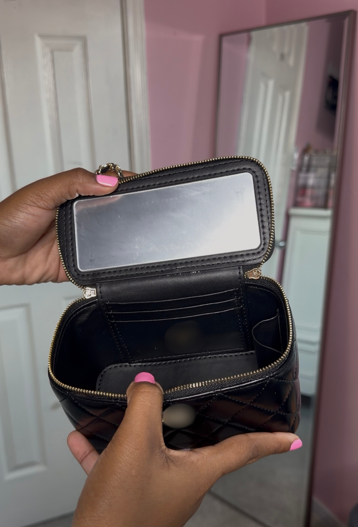 nellyyy vanity